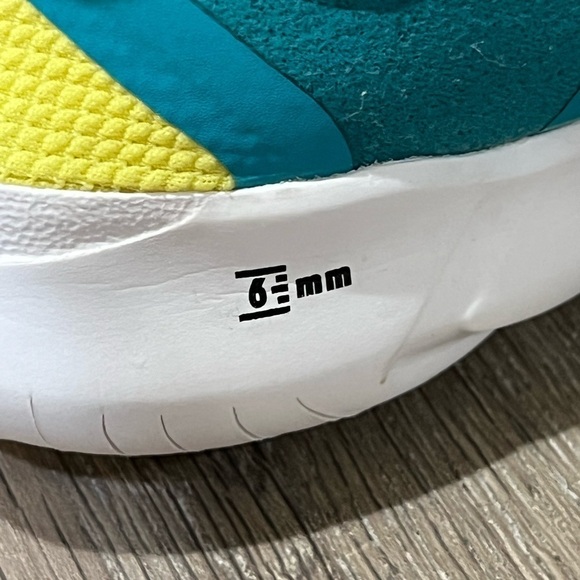 Women’s Nike Free 7.5 6MM Running Training Shoe Blue Pink Yellow EUC - Picture 9 of 9